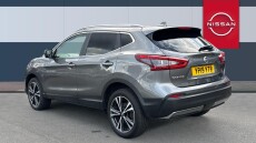 Nissan Qashqai 1.3 DiG-T N-Connecta 5dr [Glass Roof Pack] Petrol Hatchback